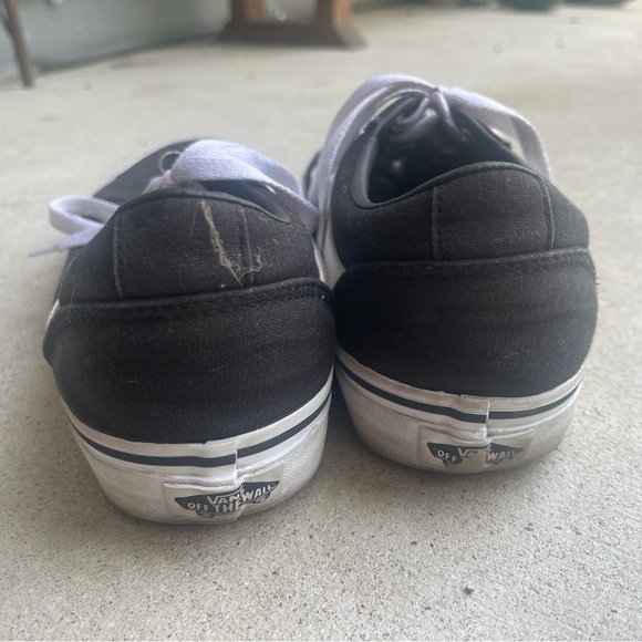 Vans Old Skool Black and white Shoes womens 9.5 - Picture 3 of 5